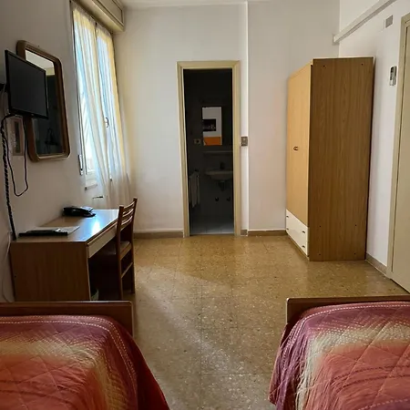 Garni Capinera