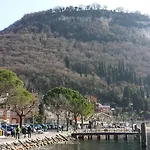 Garni Capinera