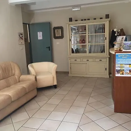 Garni Capinera 2* Γκάρντα