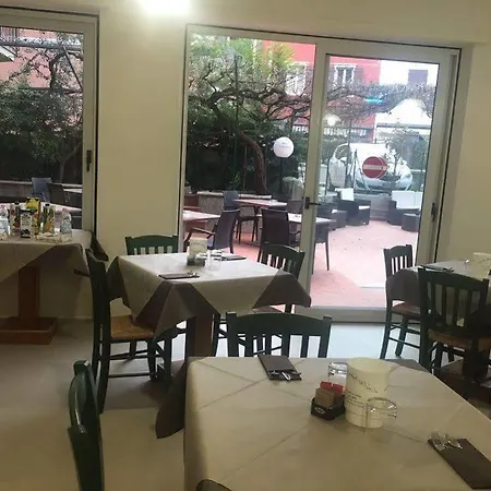 Garni Capinera Hotel 2*