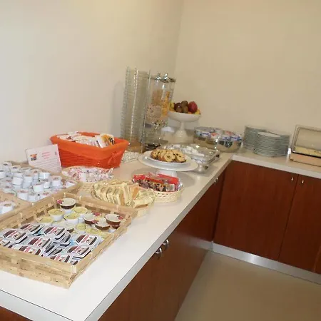 Garni Capinera فندق غارْدا
