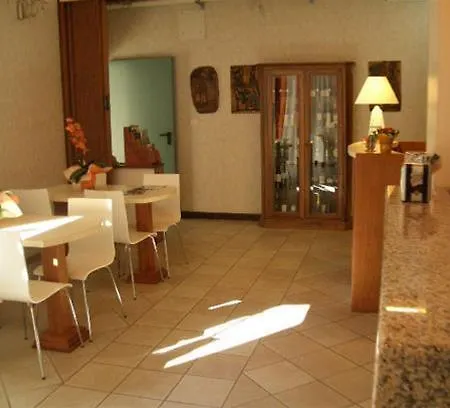 فندق Garni Capinera