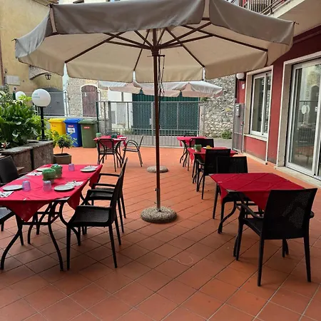 Garni Capinera Hotell 2*