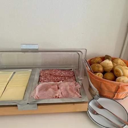 Garni Capinera Hotell