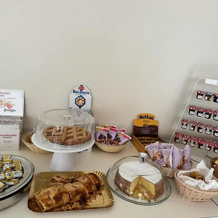 Garni Capinera Hotell 2*