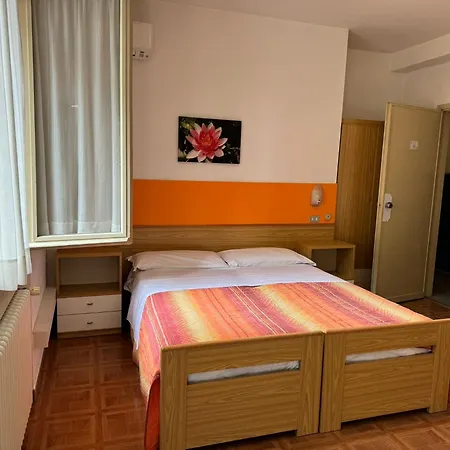 Hotell Garni Capinera 2*