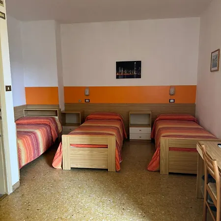 Hotell Garni Capinera 2*