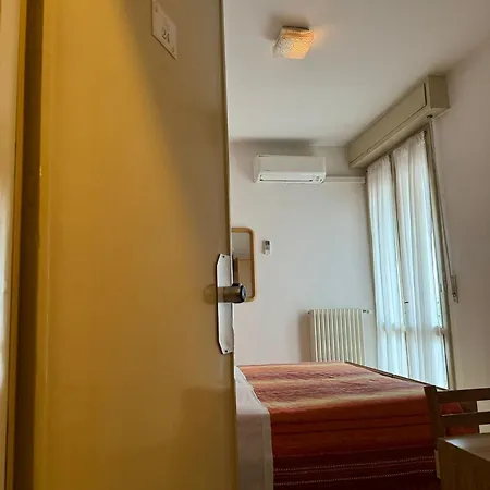 Garni Capinera Hotell Garda (Verona)