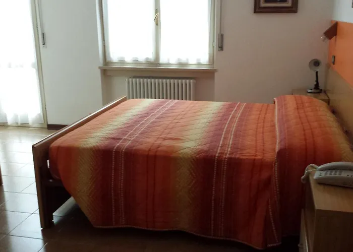 酒店 伽勒尼卡佩涅尔拉酒店 2*