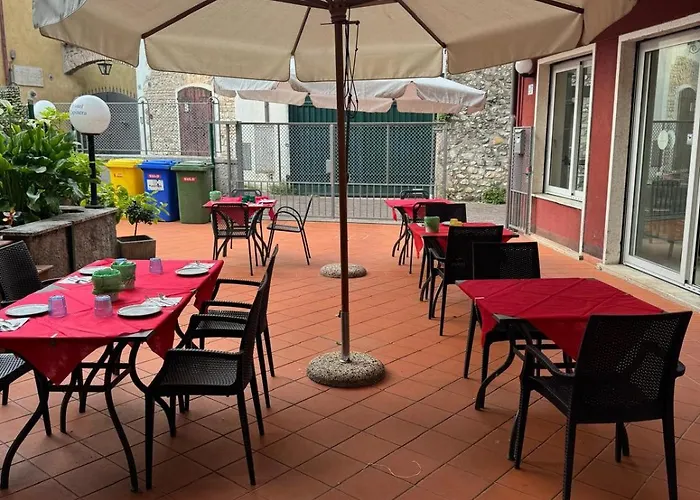 伽勒尼卡佩涅尔拉酒店 酒店 2*