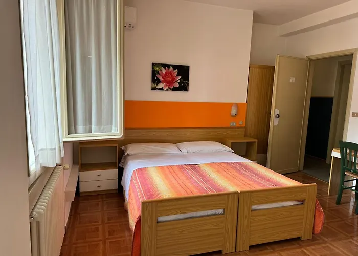 酒店 伽勒尼卡佩涅尔拉酒店 2*