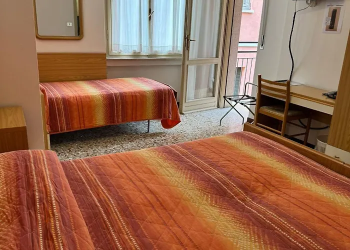 伽勒尼卡佩涅尔拉酒店