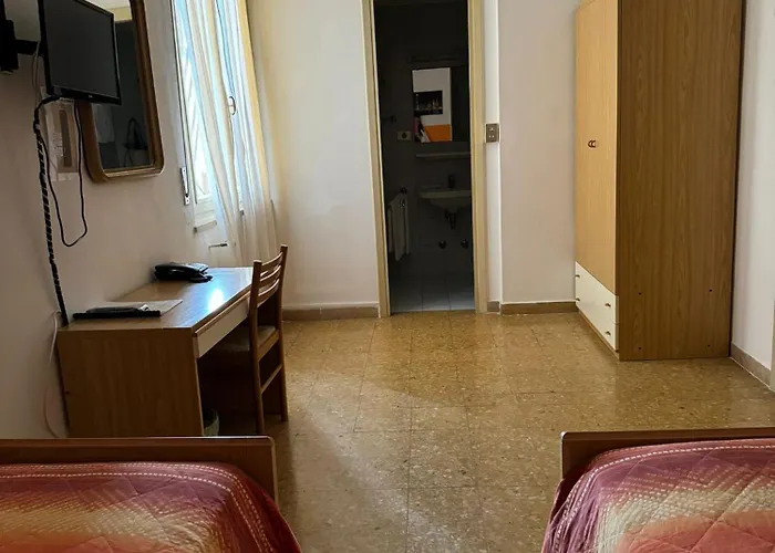 伽勒尼卡佩涅尔拉酒店 酒店 加尔达