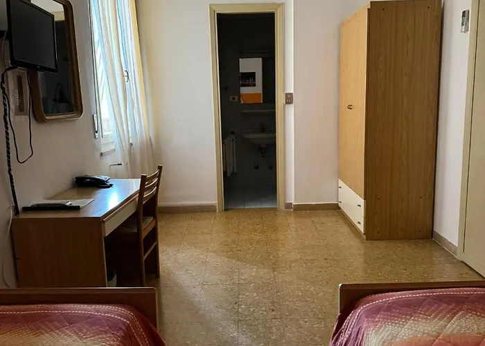 伽勒尼卡佩涅尔拉酒店