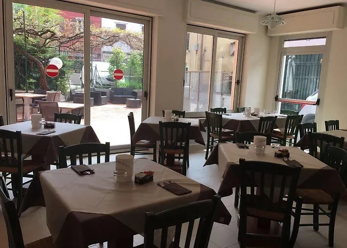 伽勒尼卡佩涅尔拉酒店 加尔达