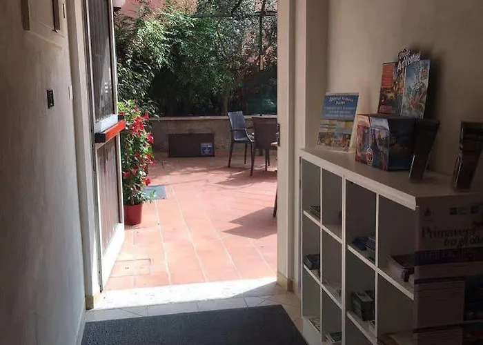 伽勒尼卡佩涅尔拉酒店 2*